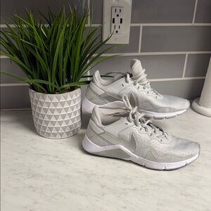 Nike Women's Light Gray Sneakers